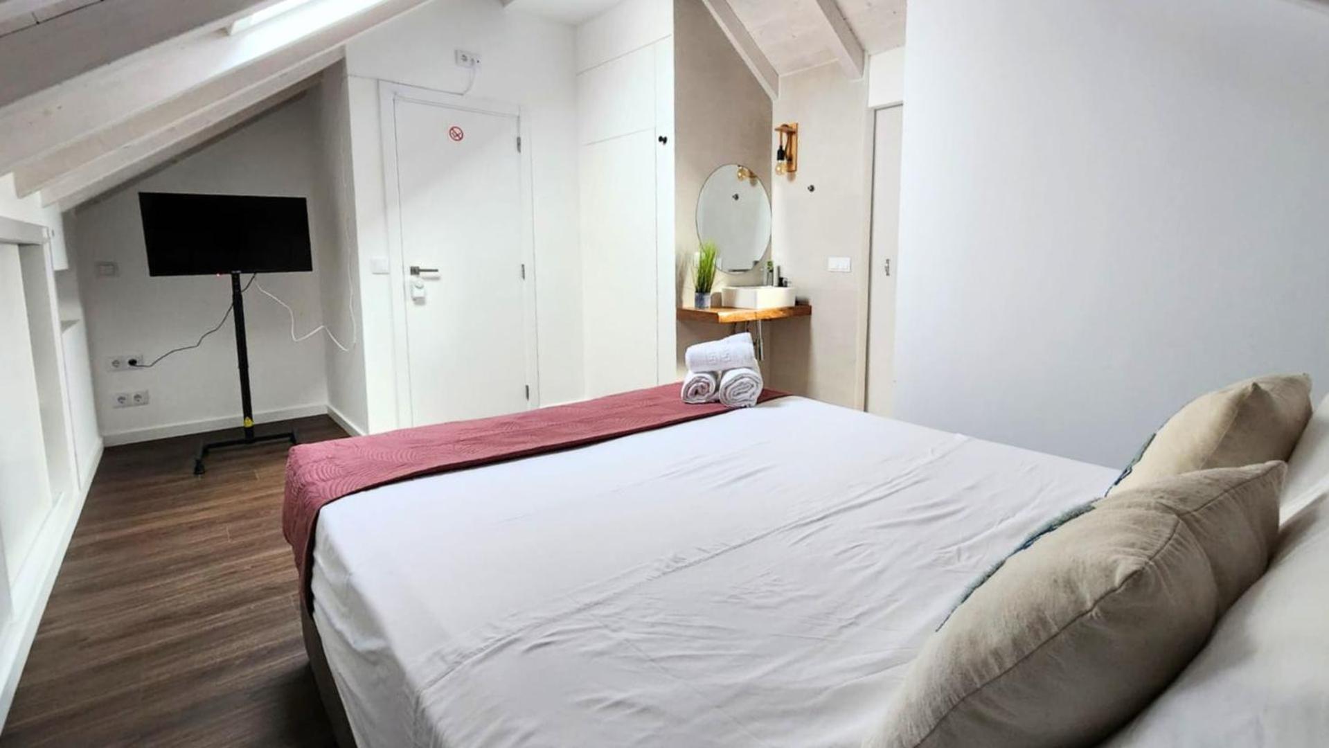 Surfsoul Guesthouse - Bed And Breakfast Peniche Eksteriør bilde