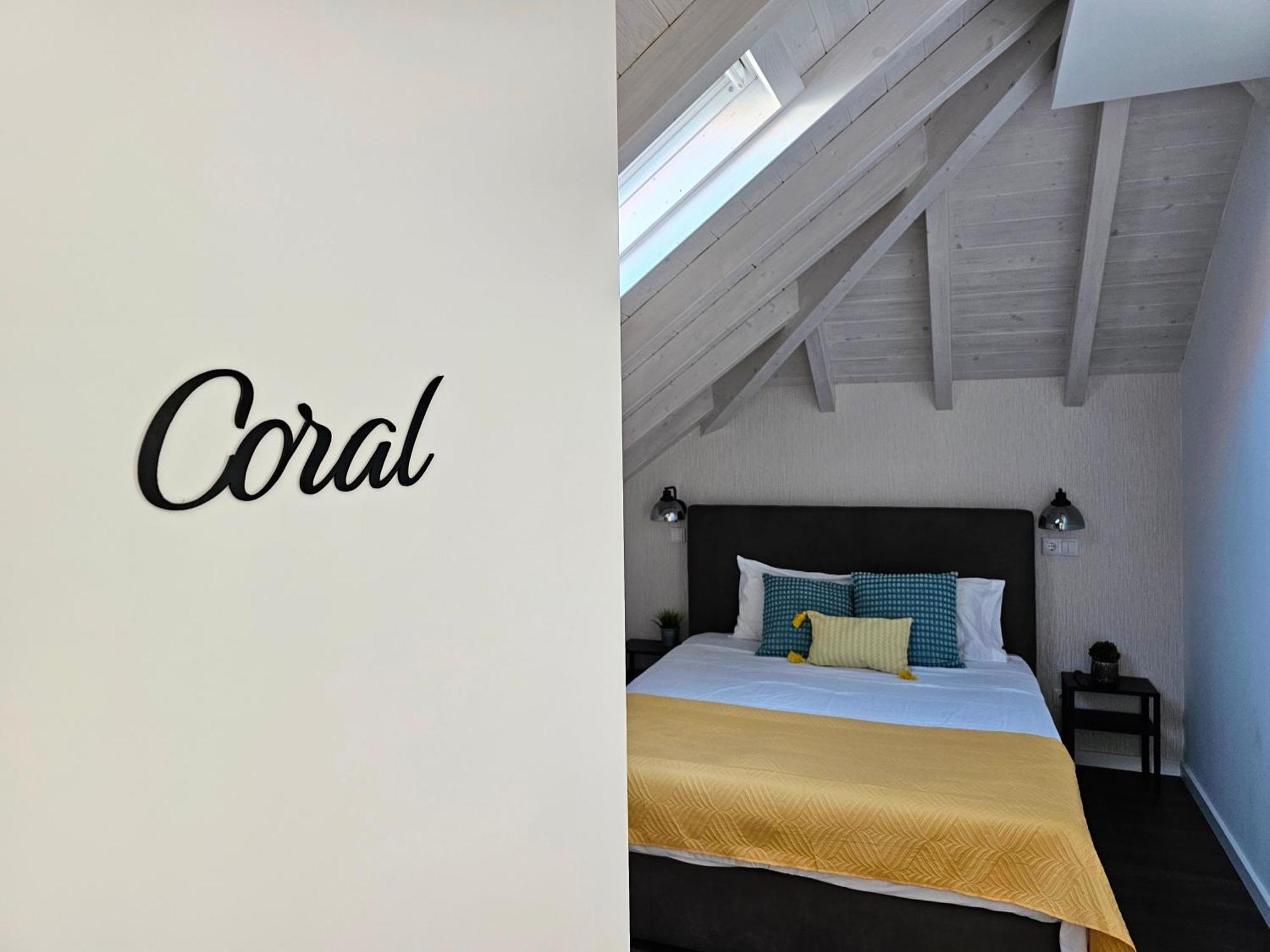 Surfsoul Guesthouse - Bed And Breakfast Peniche Eksteriør bilde