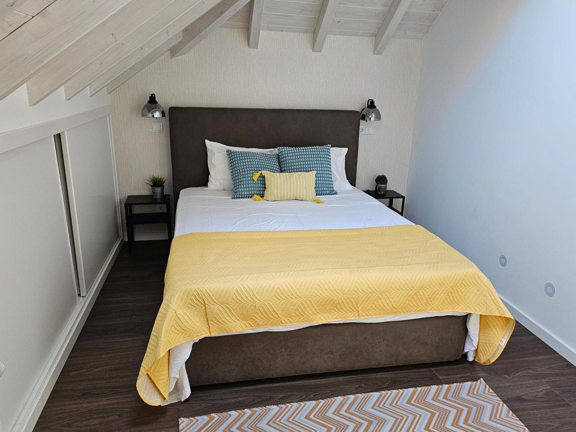 Surfsoul Guesthouse - Bed And Breakfast Peniche Eksteriør bilde