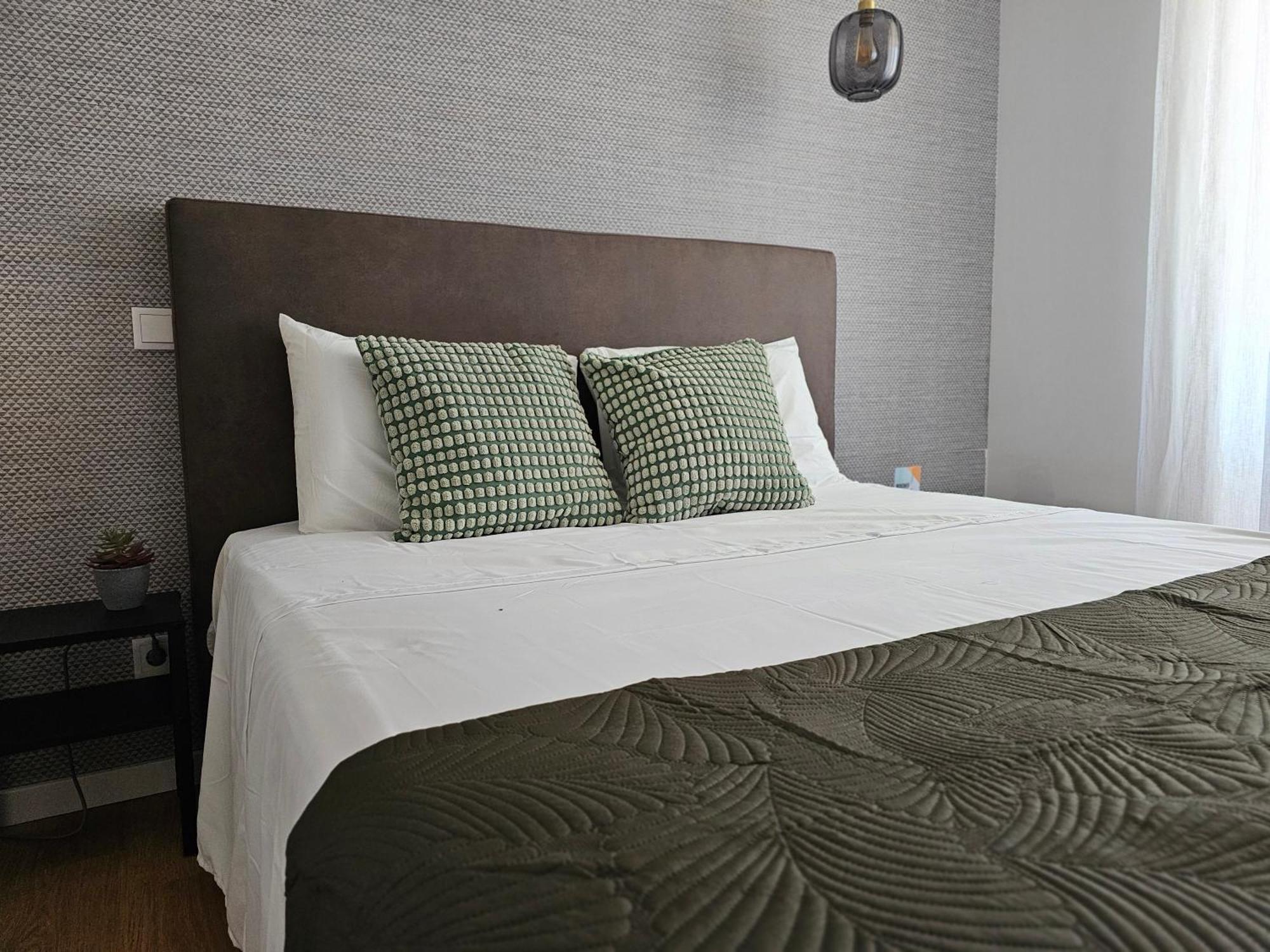 Surfsoul Guesthouse - Bed And Breakfast Peniche Eksteriør bilde