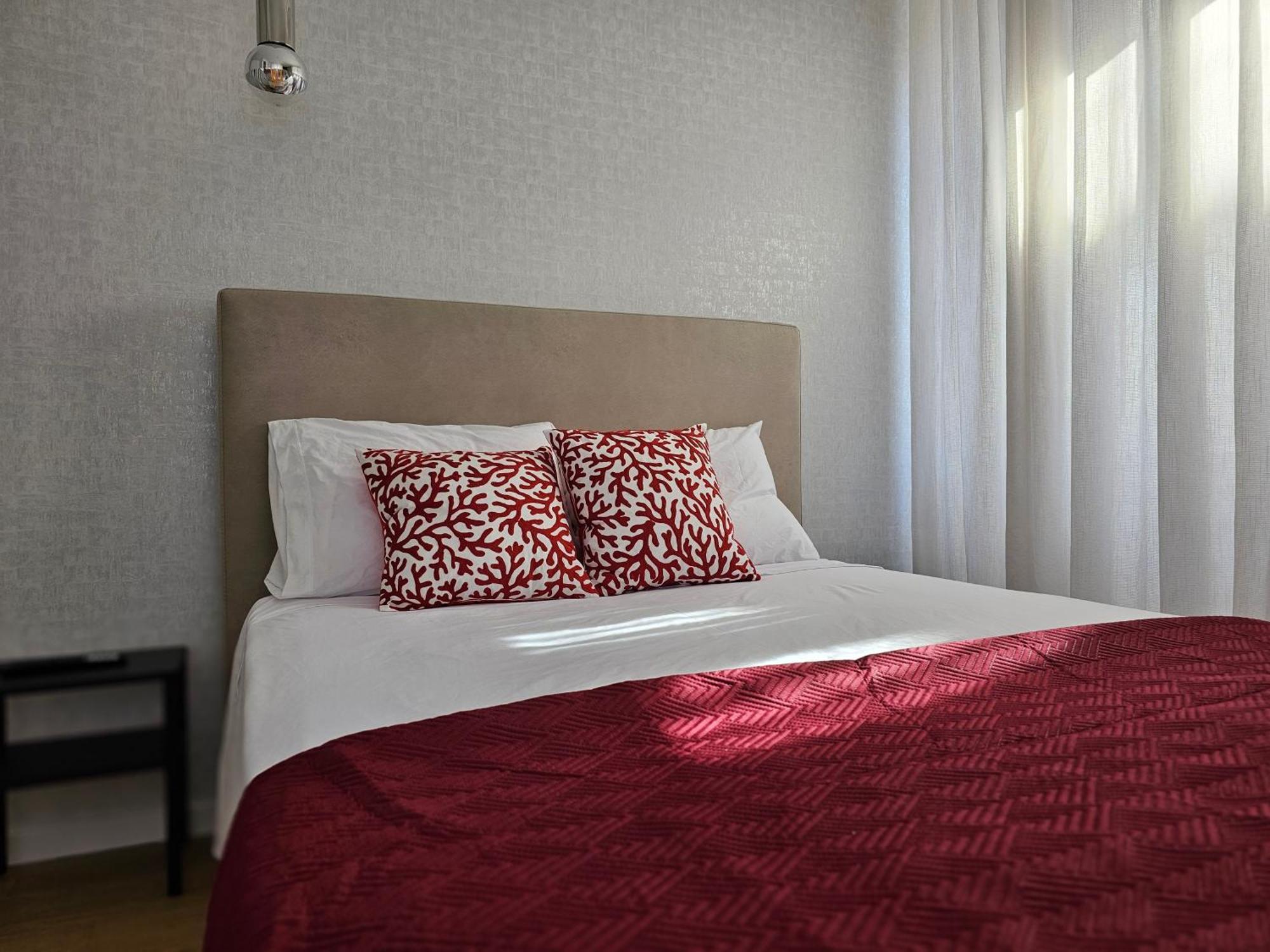 Surfsoul Guesthouse - Bed And Breakfast Peniche Eksteriør bilde