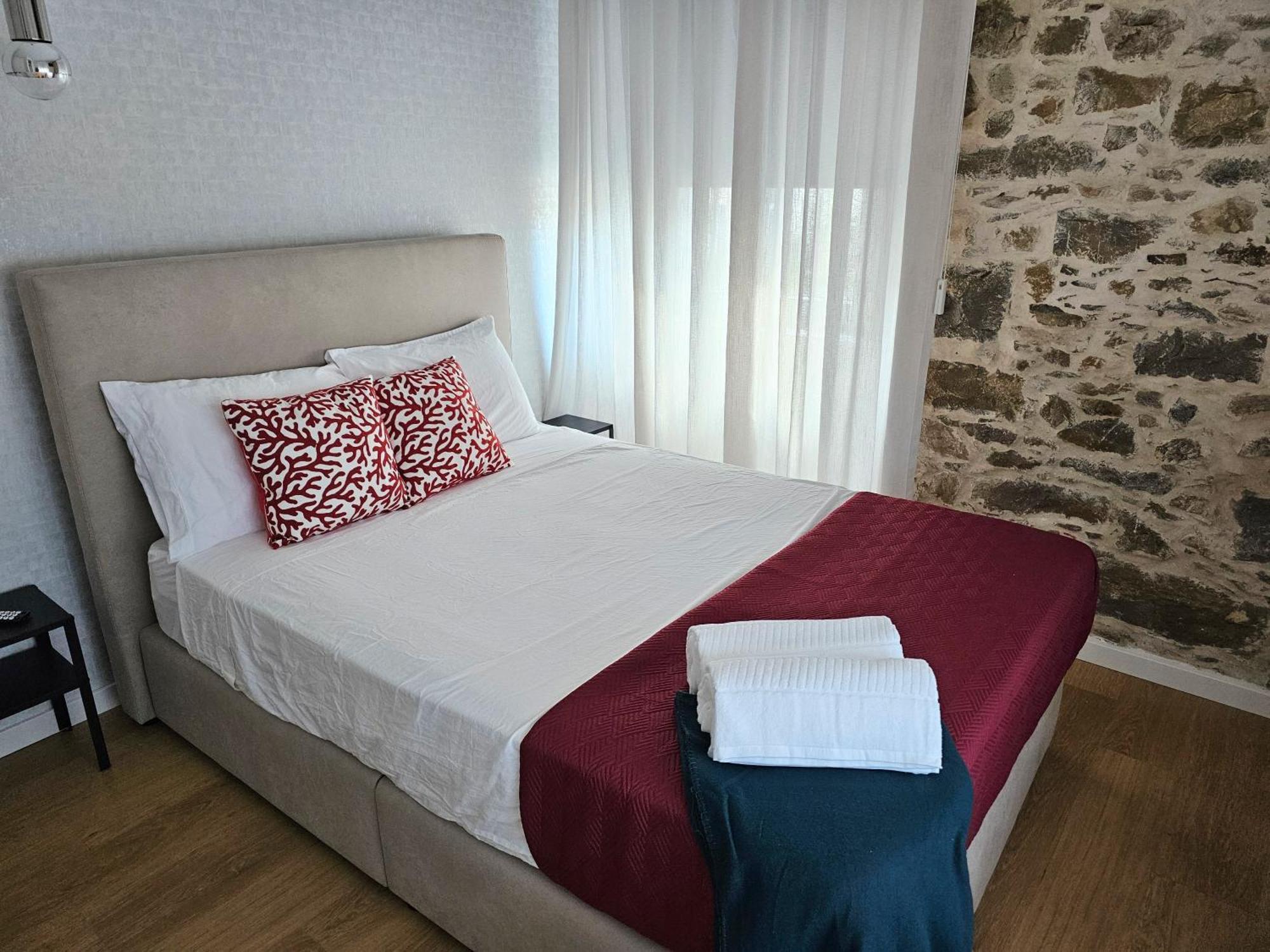 Surfsoul Guesthouse - Bed And Breakfast Peniche Eksteriør bilde